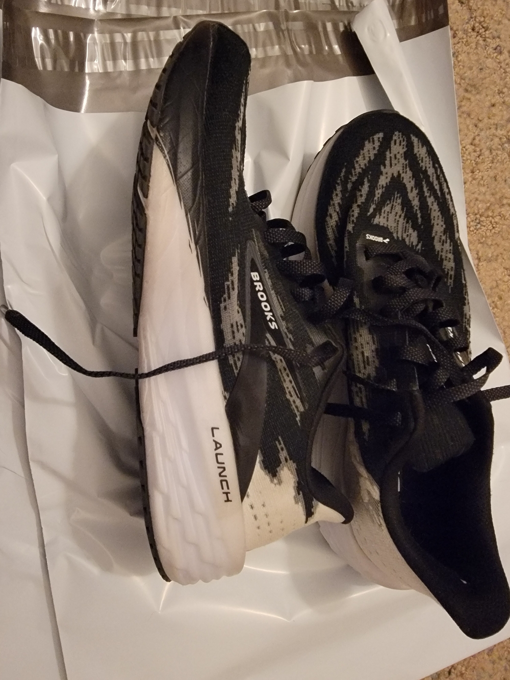 Brooks Launch Women's Running Shoes Size 7 Black Gray White Lightweight Athletic